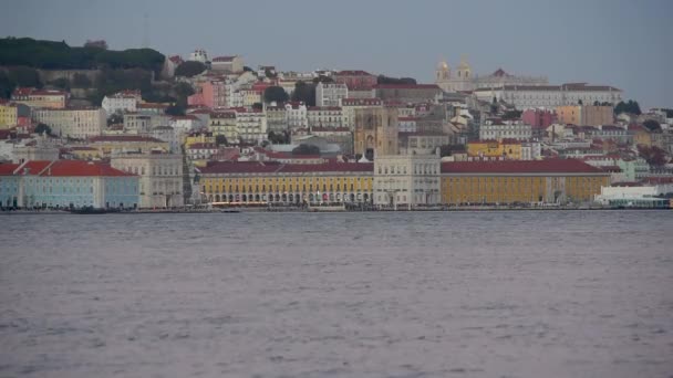 Vista Del Dowton Lisboa Desde Otro Lado Del Río Tejo — Vídeos de Stock