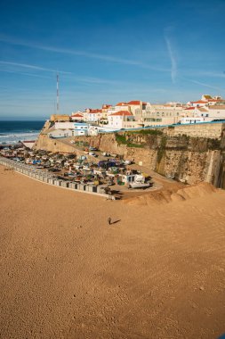Ericeira Portekiz. 21 Aralık 2018. Görünüm Pescadores Beach Ericeira Köyü.
