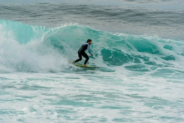 Ericeira Portugal December 2018 Surfers Pedra Branca Beach Ericeira Village — 스톡 사진