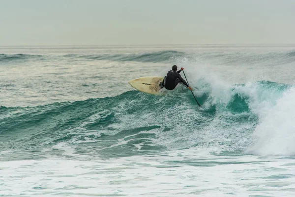 Ericeira Portugal Dezembro 2018 Surfistas Praia Ribeira Ilhas Aldeia Ericeira — Fotografia de Stock