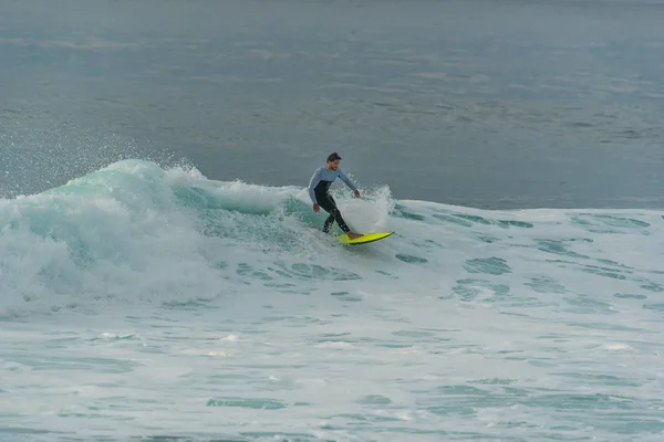 Ericeira Portugal December 2018 Surfers Pedra Branca Beach Ericeira Village — 스톡 사진