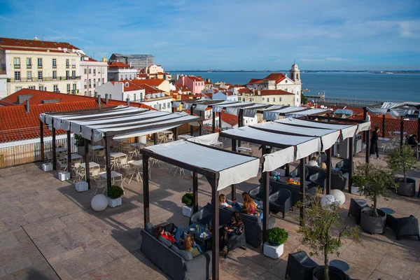 Lizbona Portugalia Lutego 2019 Widok Dowton Lizbony Portas Sol Viewpoint — Zdjęcie stockowe