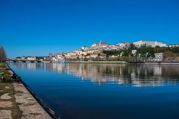 Вид Coimbra місто в Португалії — стокове фото