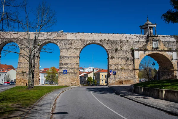 Velho aqueduto romano — Fotografia de Stock