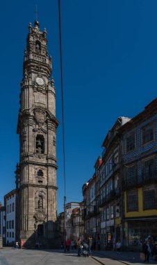 Porto Portekiz şehir merkezinde Clerigos Kulesi