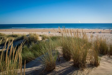 Costa da Caparica Portekiz Riviera plaj