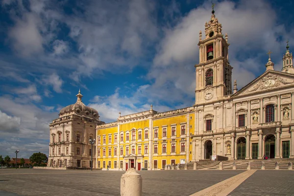 Palacio Nacional de Mafra en Mafra Portugal — Foto de Stock