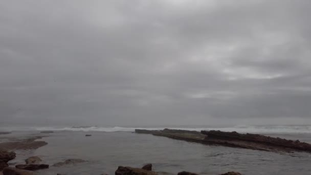 Παραλία Pedra Branca Στην Ericeira Πορτογαλία — Αρχείο Βίντεο