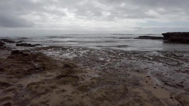 Spiaggia Pedra Branca Ericeira Portogallo — Video Stock