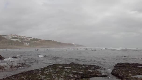 Пляж Педра Бранка Португалии — стоковое видео