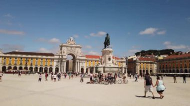 Lizbon, Portekiz. 27 Ağustos 2019. Comercio Plaza Güneşli yaz gününde Downtown Lizbon