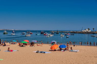 Cascais, Portekiz. 14 Temmuz 2020. Cascais Körfezi manzarası