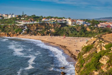 Mafra, Portekiz. 24 Ağustos 2019. Ericeira 'daki Sao Lourenco plajı, Ericeira Portekiz' deki dünya sörf rezervinin bir parçasıdır..