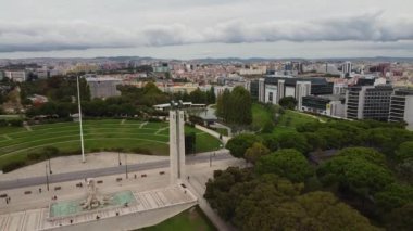 Lizbon, Portekiz. 22 Eylül 2020. Lizbon şehir merkezinin hava görüntüsü