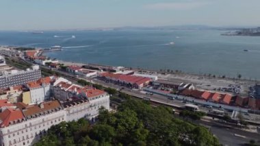 Lizbon, Portekiz. 29 Eylül 2020. Lizbon şehir merkezinin hava fotoğrafçılığı