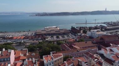 Lizbon, Portekiz. 29 Eylül 2020. Lizbon şehir merkezinin hava fotoğrafçılığı