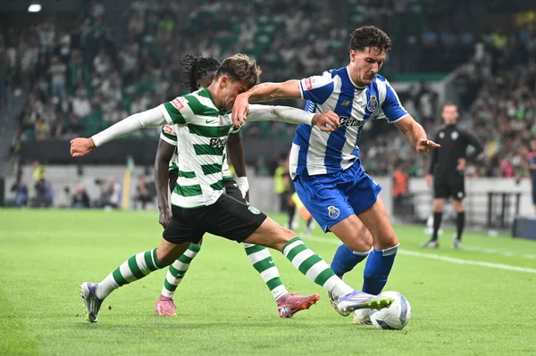 Lizbon, Portekiz. 30 Ağustos 2025. Portekiz Ligi 'nin Lizbon' daki Estdio Jose Alvalade 'de oynanan 4. turunda FC Porto' ya karşı Sporting CP.