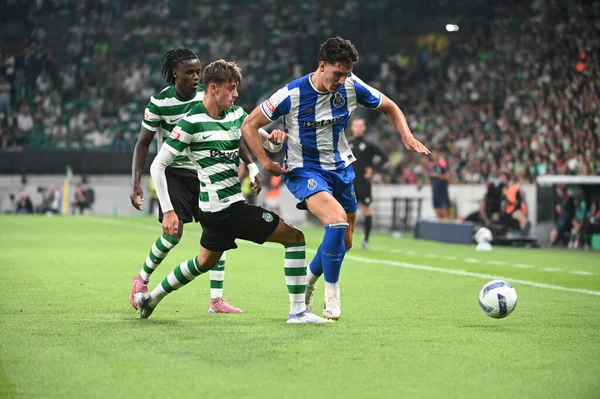 Lizbon, Portekiz. 30 Ağustos 2025. Portekiz Ligi 'nin Lizbon' daki Estdio Jose Alvalade 'de oynanan 4. turunda FC Porto' ya karşı Sporting CP.