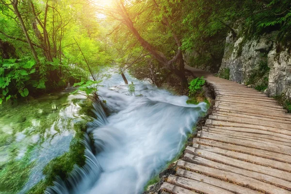 Národní Park Plitvická Jezera Turistické Trasy Dřevěné Podlahy Podél Slunečného — Stock fotografie