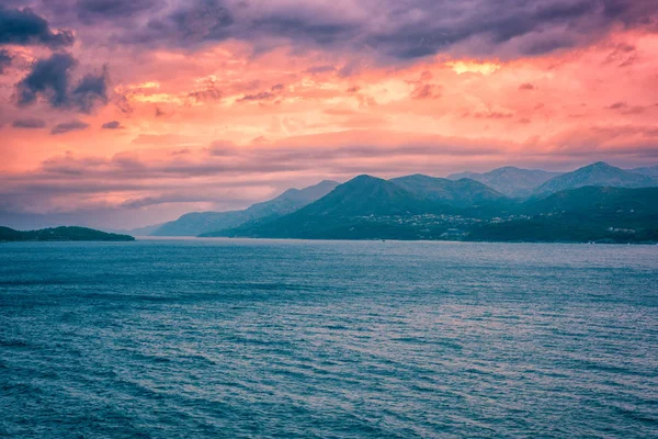 Amazibg Sonnenuntergang Bewölkten Himmel Über Der Adria Dubrovnik Kroatien — Stockfoto