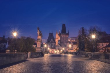 Charles Köprüsü (Karluv en), gece, doğal görünüm, daha az, Prague, Çek Cumhuriyeti