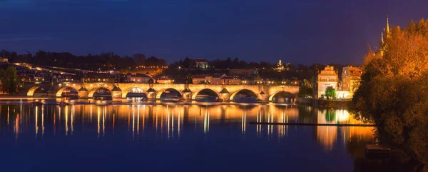 Prague Panoramic View Illuminated Charles Bridge Karluv Most Reflection Water — Stock Photo, Image