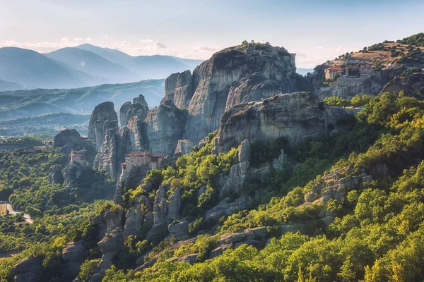 Vista Panorâmica Das Rochas Meteora Com Mosteiro Vale Tessália Montanhas — Fotografia de Stock