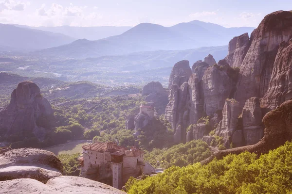 Vista Panorâmica Das Rochas Meteora Com Mosteiro Vale Tessália Montanhas — Fotografia de Stock