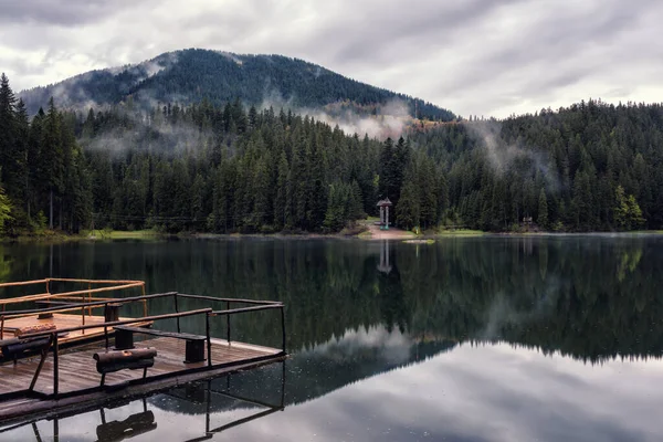 Increíble Vista Del Lago Alpino Synevyr Ojo Mar Los Cárpatos — Foto de Stock