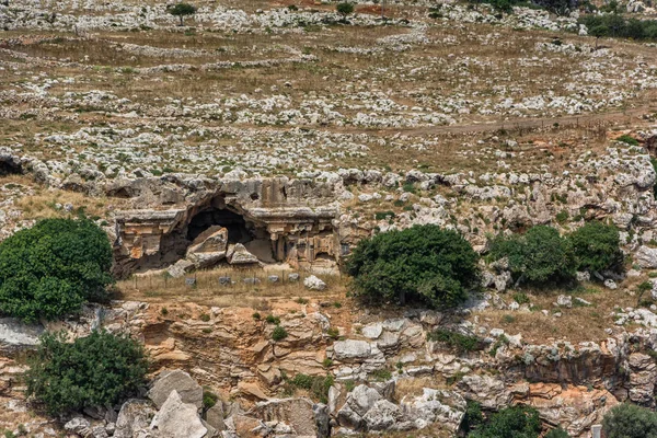 Lindos - ciudad antigua con ruinas y edificios estándar. Isla de Rodas, Grecia —  Fotos de Stock
