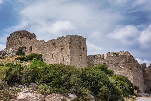 Αρχιτεκτονική και φύση στο κάστρο της Κρητηνίας (Κάστελλος) στο νησί της Ρόδου, Ελλάδα — Φωτογραφία Αρχείου