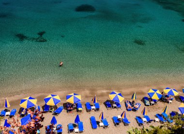 Güzel Rum köyü şaşırtıcı ile Bali plajlar ve Yunanistan Crete adada kez .