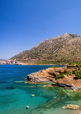 Güzel Rum köyü şaşırtıcı ile Bali plajlar ve Yunanistan Crete adada kez .