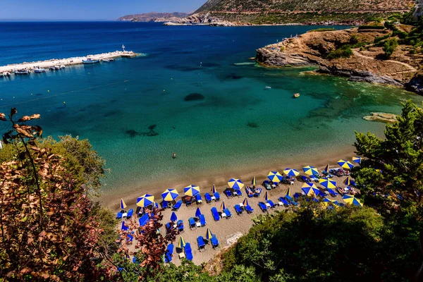 Güzel Rum köyü şaşırtıcı ile Bali plajlar ve Yunanistan Crete adada kez .