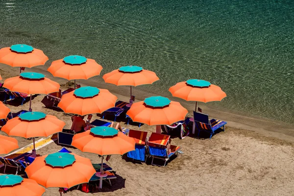 Güzel Rum köyü şaşırtıcı ile Bali plajlar ve Yunanistan Crete adada kez .