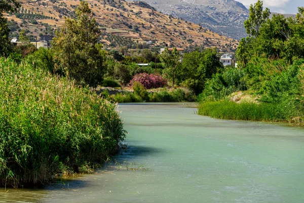 Georgioupolis kasaba ve güzel lanscapes Crete, Yunanistan .