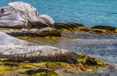 Ünlü Kolimbitres plaj ve büyük taşlar: Paros, Yunanistan. Cyclades Adası