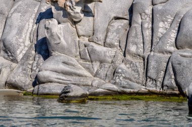 Ünlü Kolimbitres plaj ve büyük taşlar: Paros, Yunanistan. Cyclades Adası