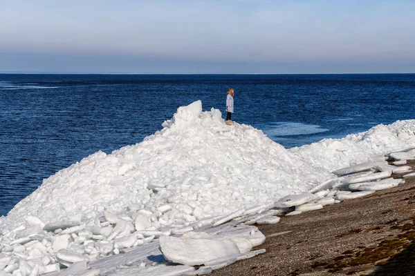 Перші дні весни на Київ морем поблизу Вишгород, Україна — стокове фото