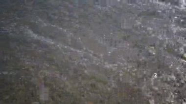 Girit adasında Rethymno bölgesi yakınlarında Akdeniz'in sakin kristal berraklığında su, Yunanistan