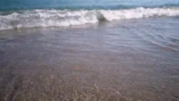 Ruhiges Kristallklares Wasser Des Mittelmeeres Der Nähe Von Rethymno Betoninsel — Stockvideo