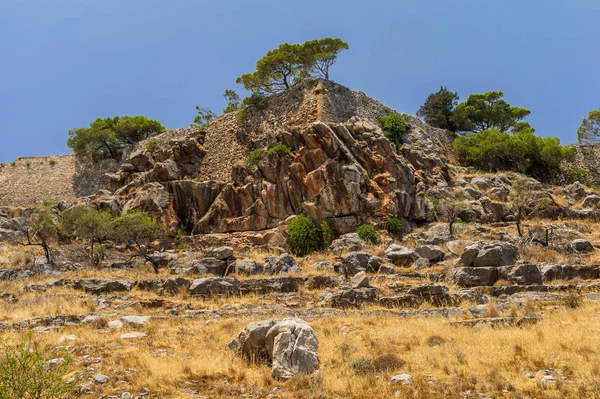 Yunanistan'ın Girit adasının Elounda körfezinde Spinalonga ada mimarisi — Stok fotoğraf