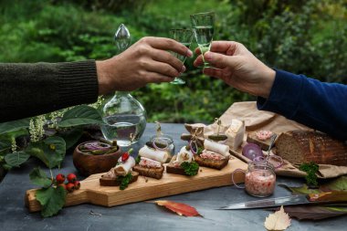 Ellerimle votka, akşam yemeği dışında çekim