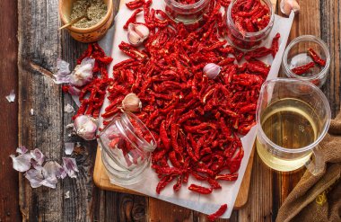 Kurutulmuş domates hazırlık, üstten görünüm, düz yatıyordu