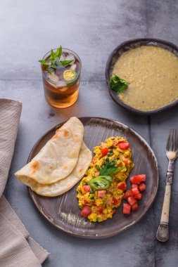 Çırpılmış yumurta ile soğan ve Hint baharat, Hint Mutfak