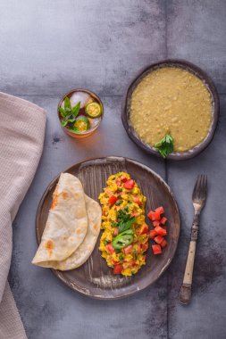 Çırpılmış yumurta ile soğan ve Hint baharat, Hint Mutfak