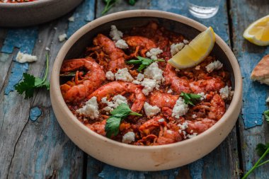 Beyaz peynirli domates soslu karides, Yunan mutfağı