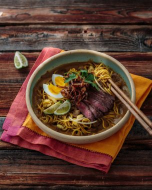 Woden masada bana rebus çanak yakın görünümü, Endonezya mutfağı, kopya alanı