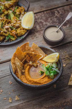 Zeytinyağı ve yassı ekmek ile kabak humus, kopya alanı