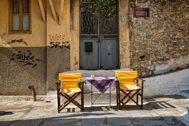 Nafplio, Moreloponnese, Yunanistan - Ağustos 2017: Yunanistan 'ın eski başkenti Renkli sokak kenti Nafplio.
